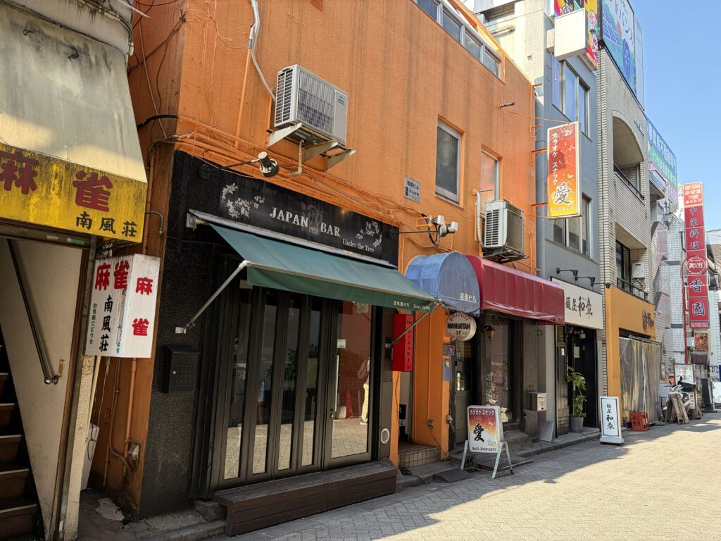喜楽ビルの両隣