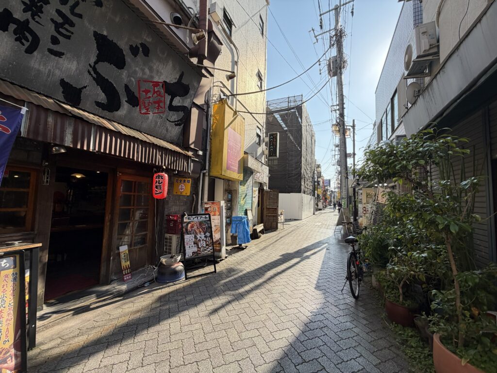 飲み屋さんも雰囲気大有り